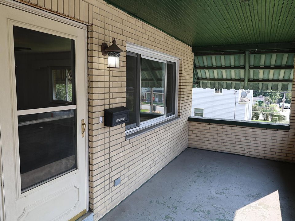 1st image of 104 N 9th St