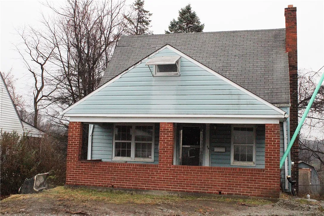 333 James Ave photo 1