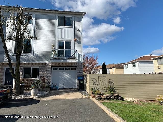 1st image of 20 Elise Ct