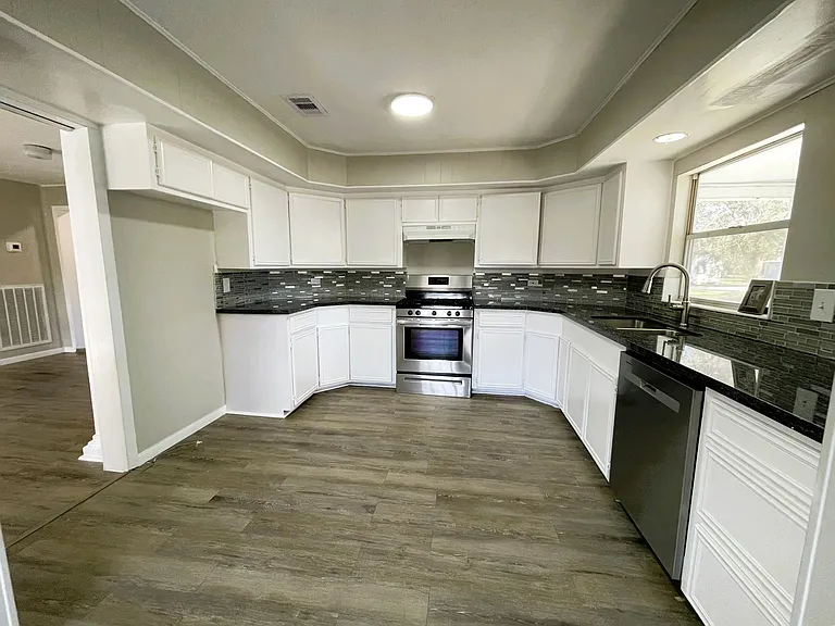 104 County Road 2401 — Photo 16
