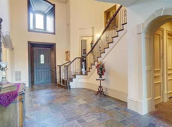 4th image of 3103 Whispering Oaks Dr