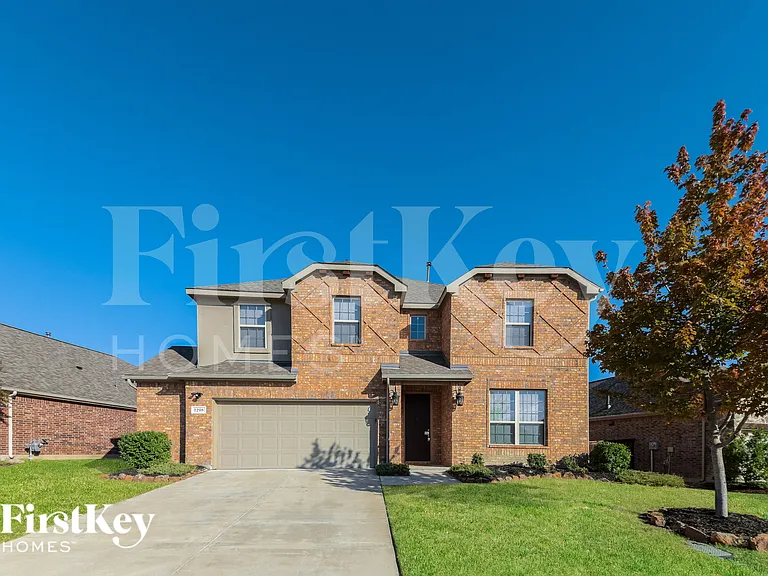 1208 Caney Creek Ln — Photo 2