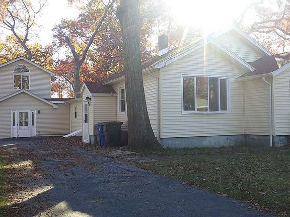 3rd image of 17 Swain Ave