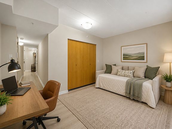 5th image of 1038 Susan Collins Ln