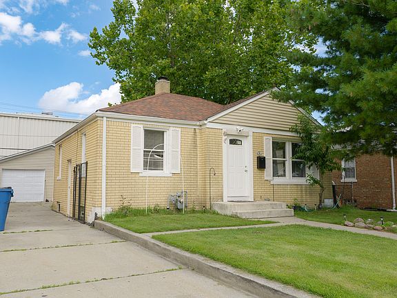 2nd image of 9638 Reeves Ct