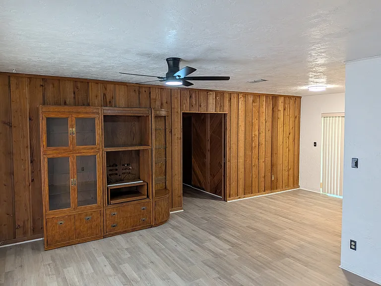10981 Village Green Ave — Photo 4