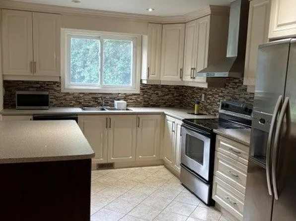 10 Testa St, East Gwillimbury, ON L0G 1R0