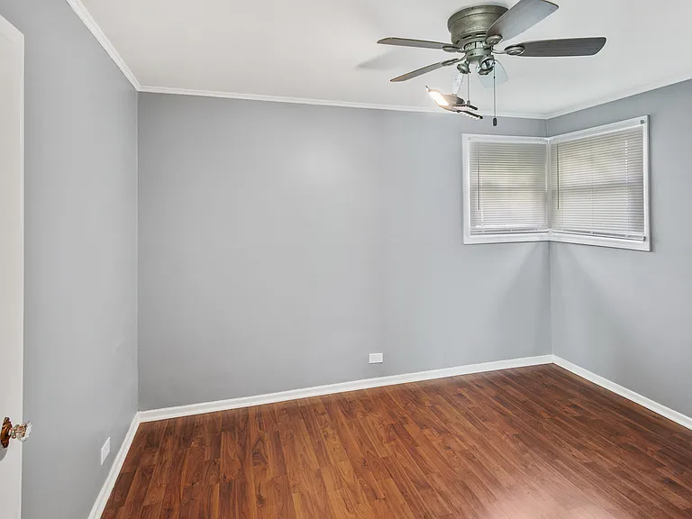 17561 Hillside Ave — Photo 11