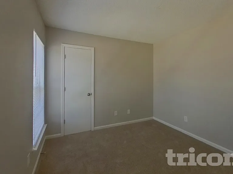 6207 Linda Vista Ln — Photo 10