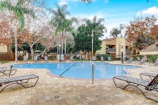 5950 Rancho Mission Rd — Photo 4