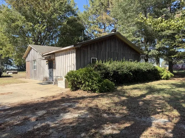 301 Law 511 Rd, Hoxie, AR 72433