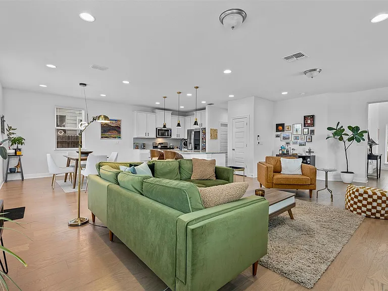 6201 Pine Leaf Trl — Photo 7