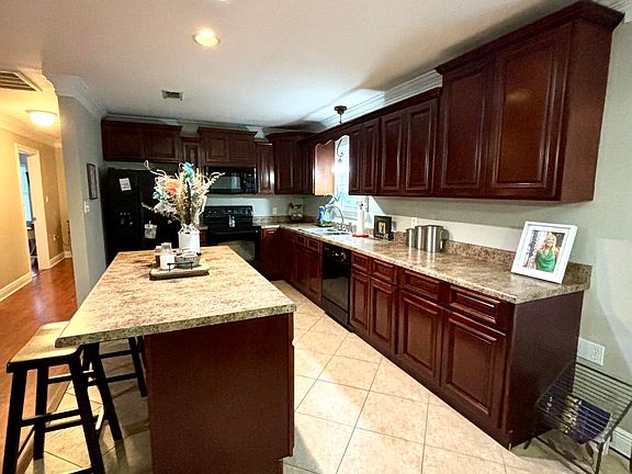 4th image of 1352 Rock Ranch Rd