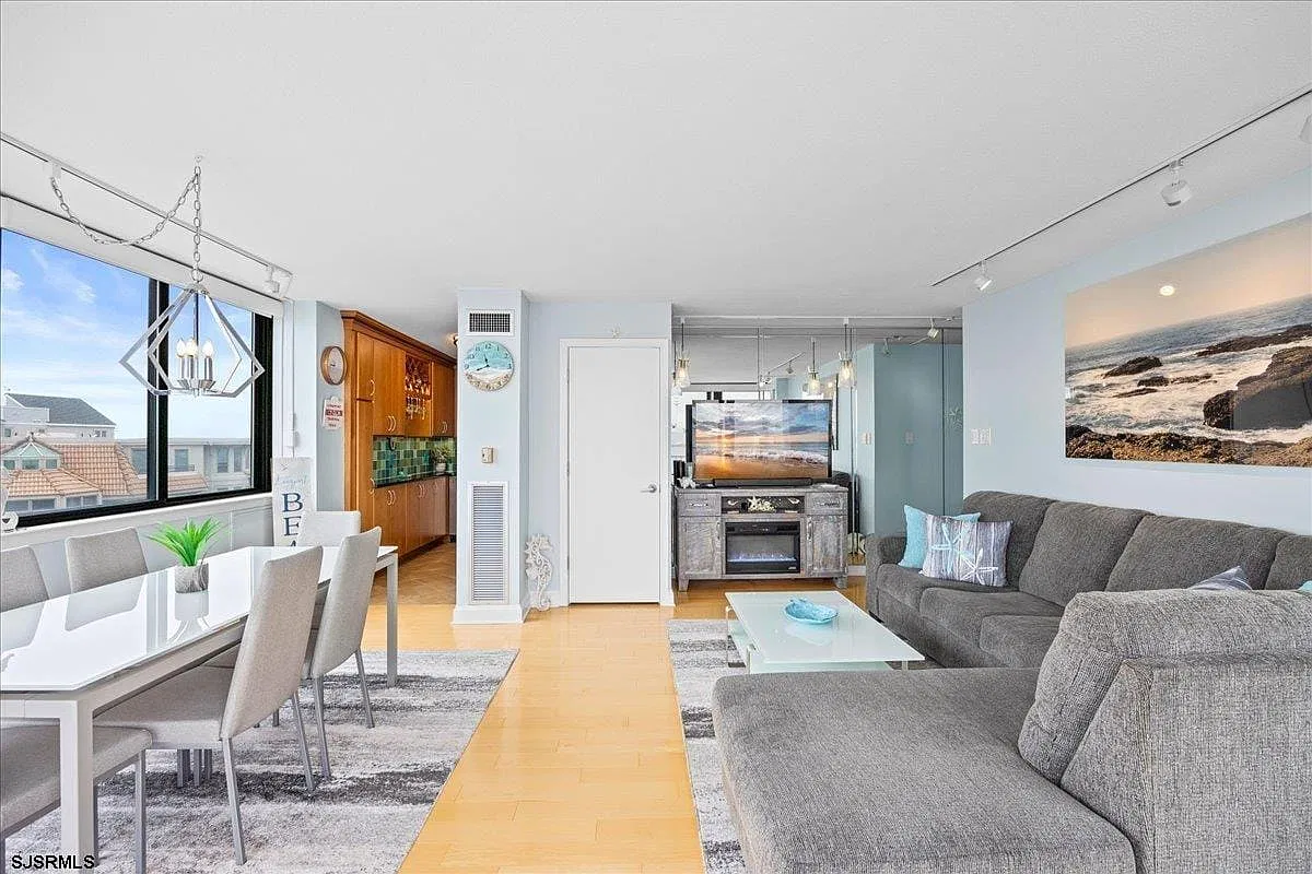2 bed, 2.0 bath, $55,000 — Photo 2
