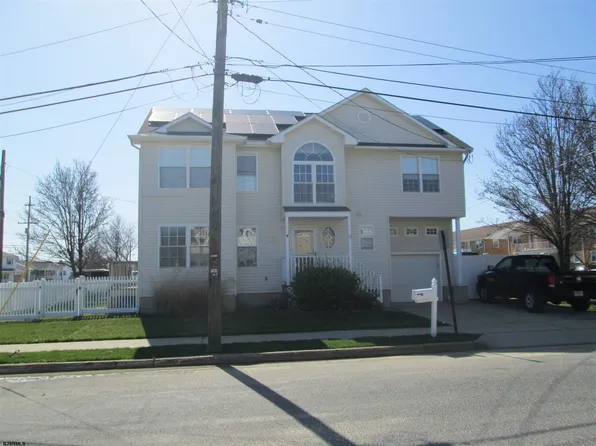 700 N Surrey Ave, Ventnor City, NJ 08406