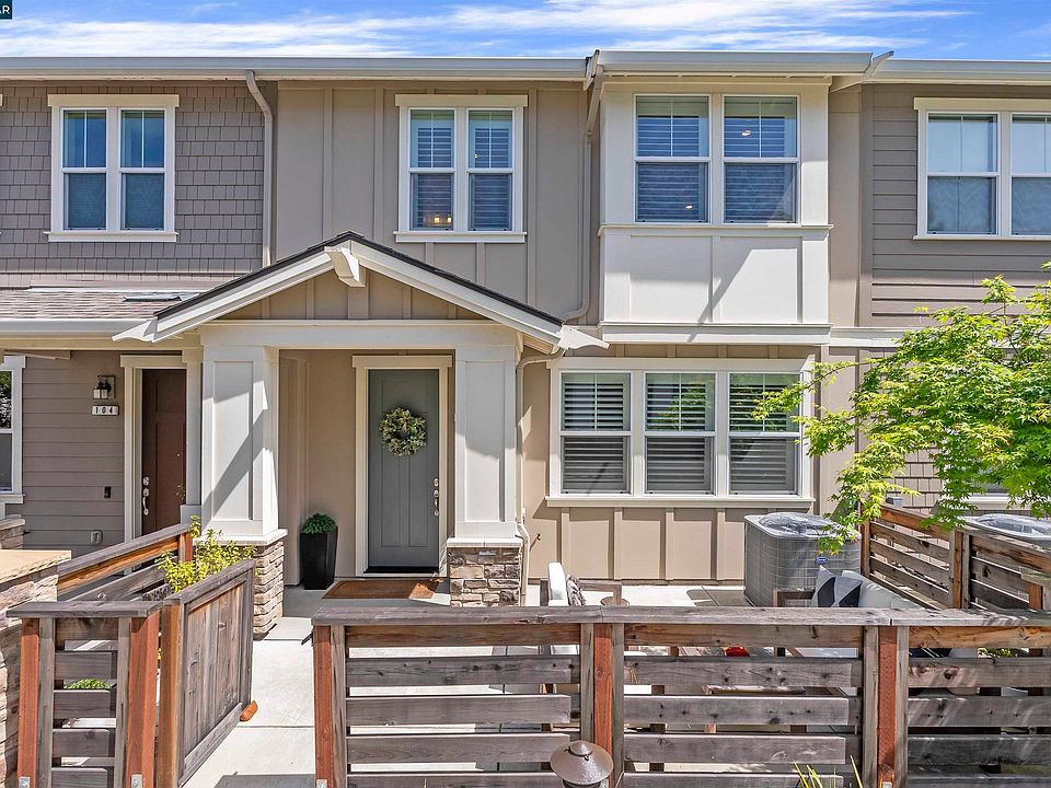 1st image of 106 Wallace Cir