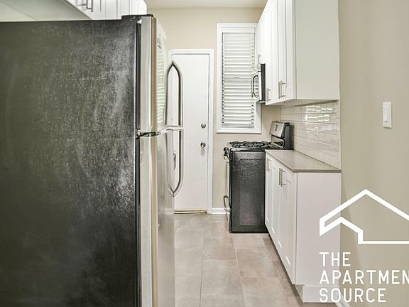 2nd image of 3423 N Elaine Pl APT 1W