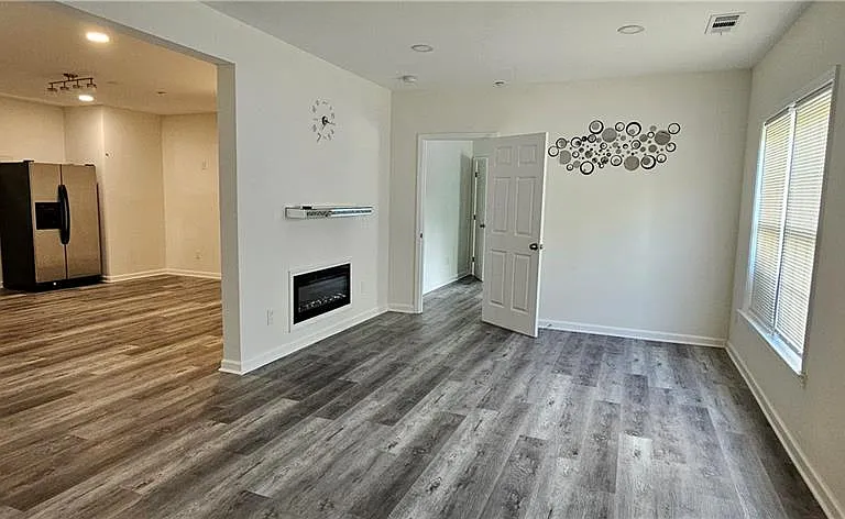 647 Maple Grove Way — Photo 29