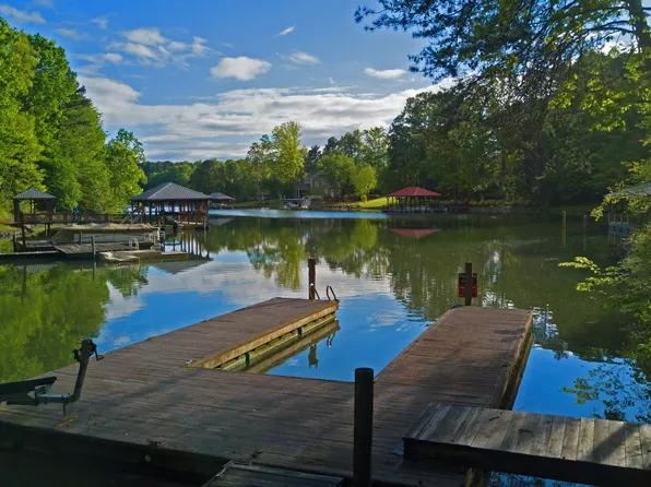 169 Sea Trail Dr, Mooresville, NC 28117