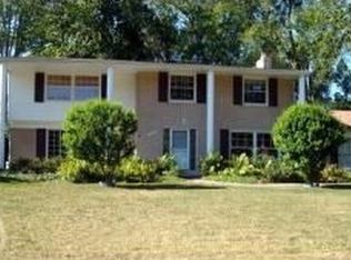 19129 Chelton Dr, Beverly Hills, MI