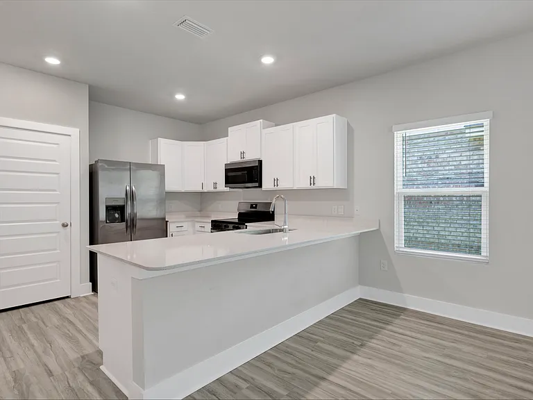 9854 Starling Dr — Photo 3