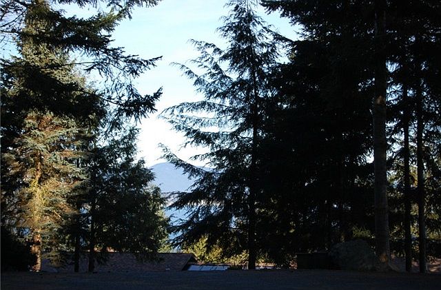 2nd image of Green Cliffs Road