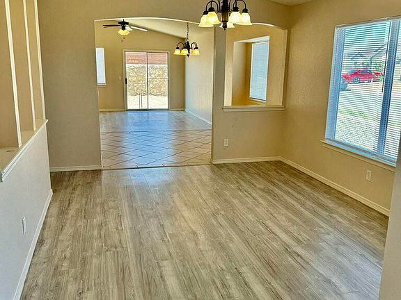 3rd image of 12928 Enrique Gomez Ln