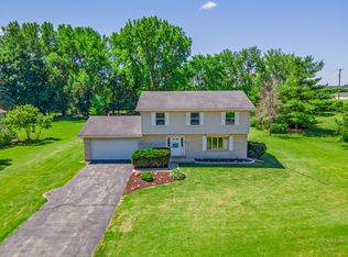 298 Pierce St, Gilberts, IL 60136