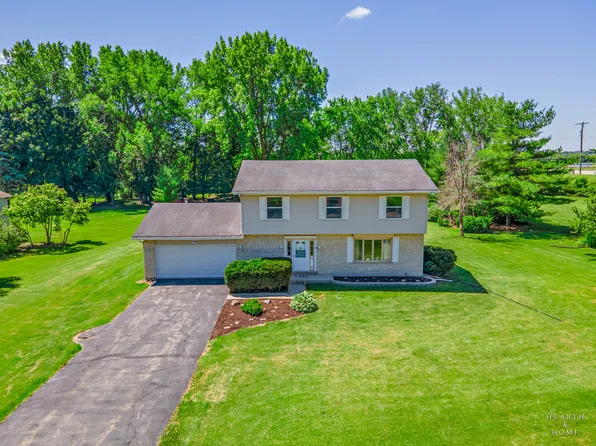 298 Pierce St, Gilberts, IL 60136