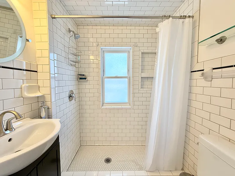 392 Orange St #3 — Photo 13