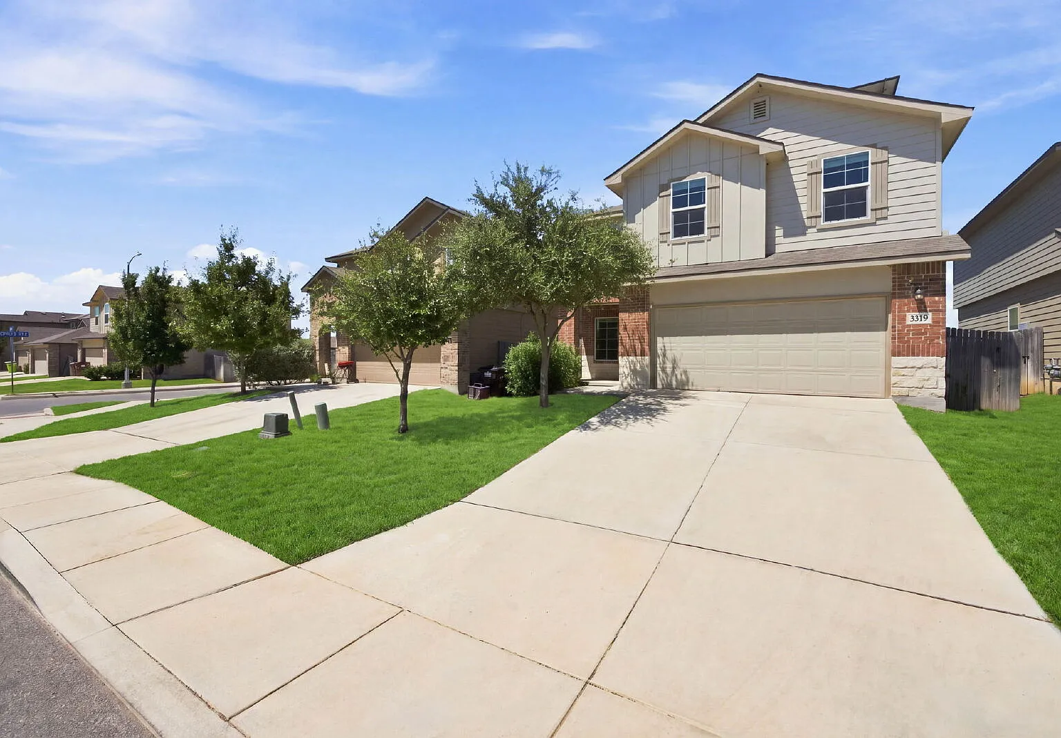 3 bed, 2.0 bath, 1182 sqft, $1,600 — Photo 1