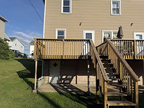 2nd image of 1409A Elm St #1409A