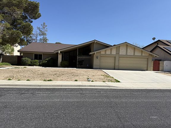 2nd image of 912 Randall St