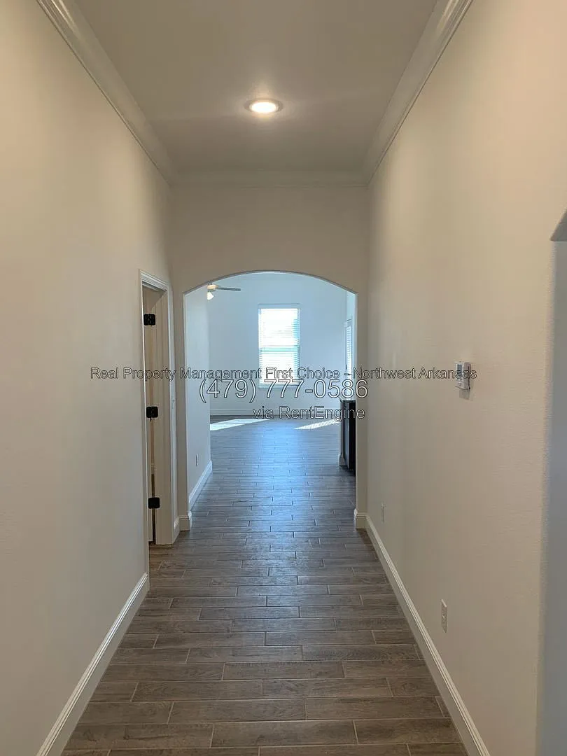 3 bed, 2.0 bath, 1726 sqft, $1,850 — Photo 4