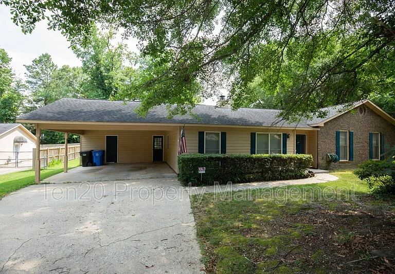 1430 Lokey Dr — Photo 1