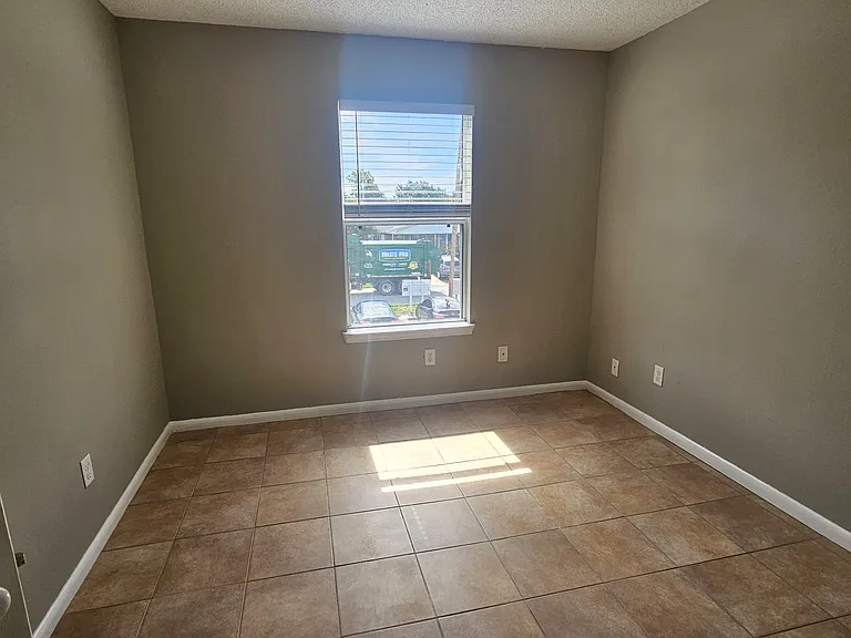 1275 Redwood Ln #B — Photo 9