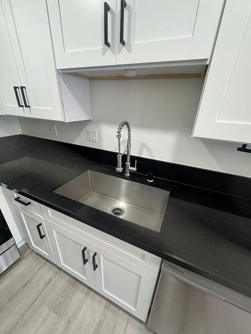 7681 Ellis Ave — Photo 4
