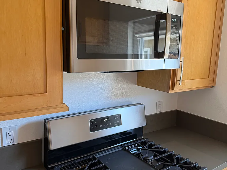 10746 Blix St #203 — Photo 8