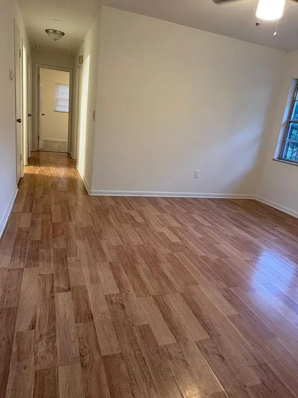 3 bed, 1.0 bath, 950 sqft, $1,500 — Photo 2