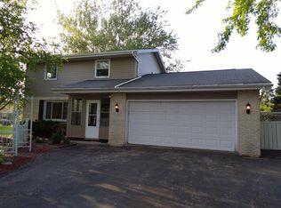 418 Lisa Cir, Belgium, WI 53004