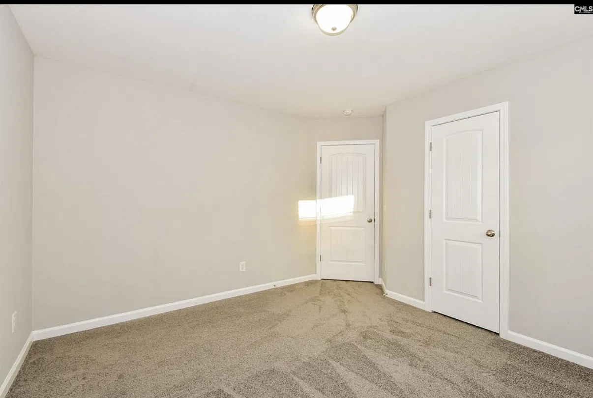 4 bed, 2.5 bath, 1689 sqft, $2,095 — Photo 2