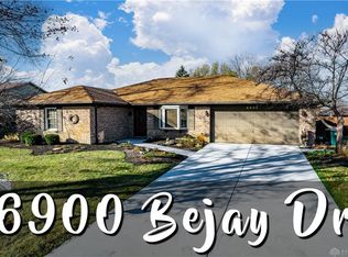 6900 Bejay Dr, Tipp City, OH 45371