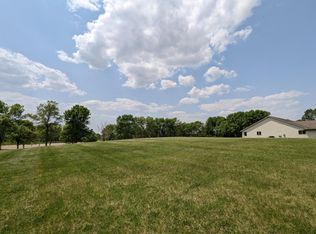 2809 & 2813 Campus Dr, Albert Lea, MN 56007