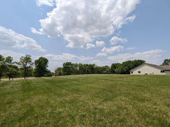 2809 & 2813 Campus Dr, Albert Lea, MN 56007