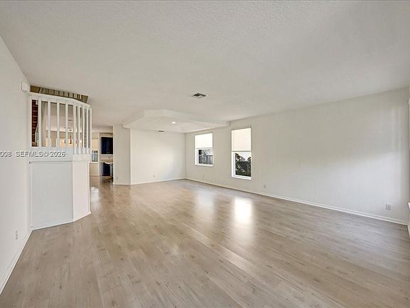 2nd image of 4202 Bahia Isle Cir