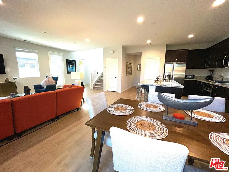 42720 Azure St — Photo 41