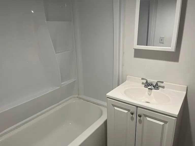 21 Coachmans Rd #10 — Photo 10