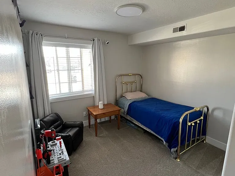 1264 S 1220 W — Photo 2