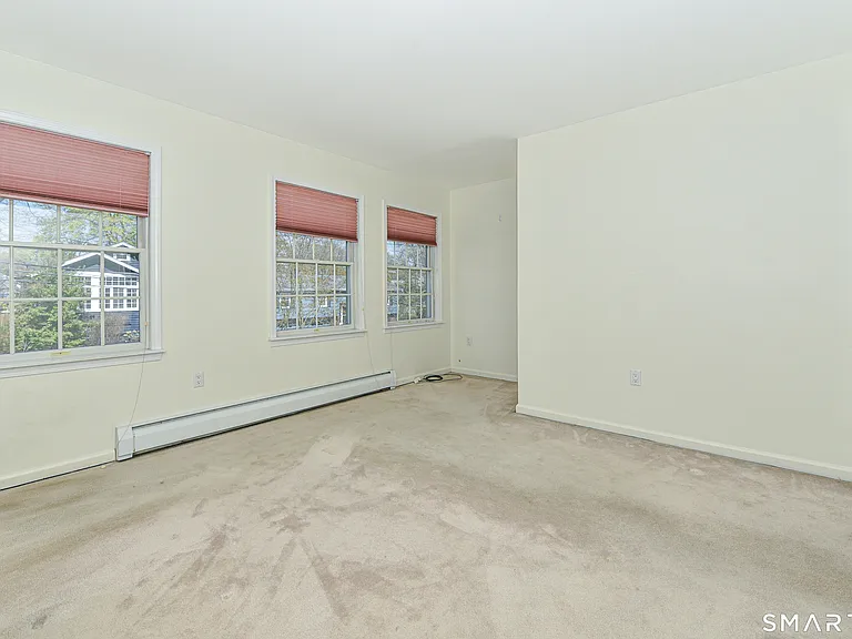 5 Moody Ave — Photo 16