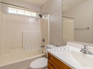 1513 Buck St, Ocean Springs, MS 39564